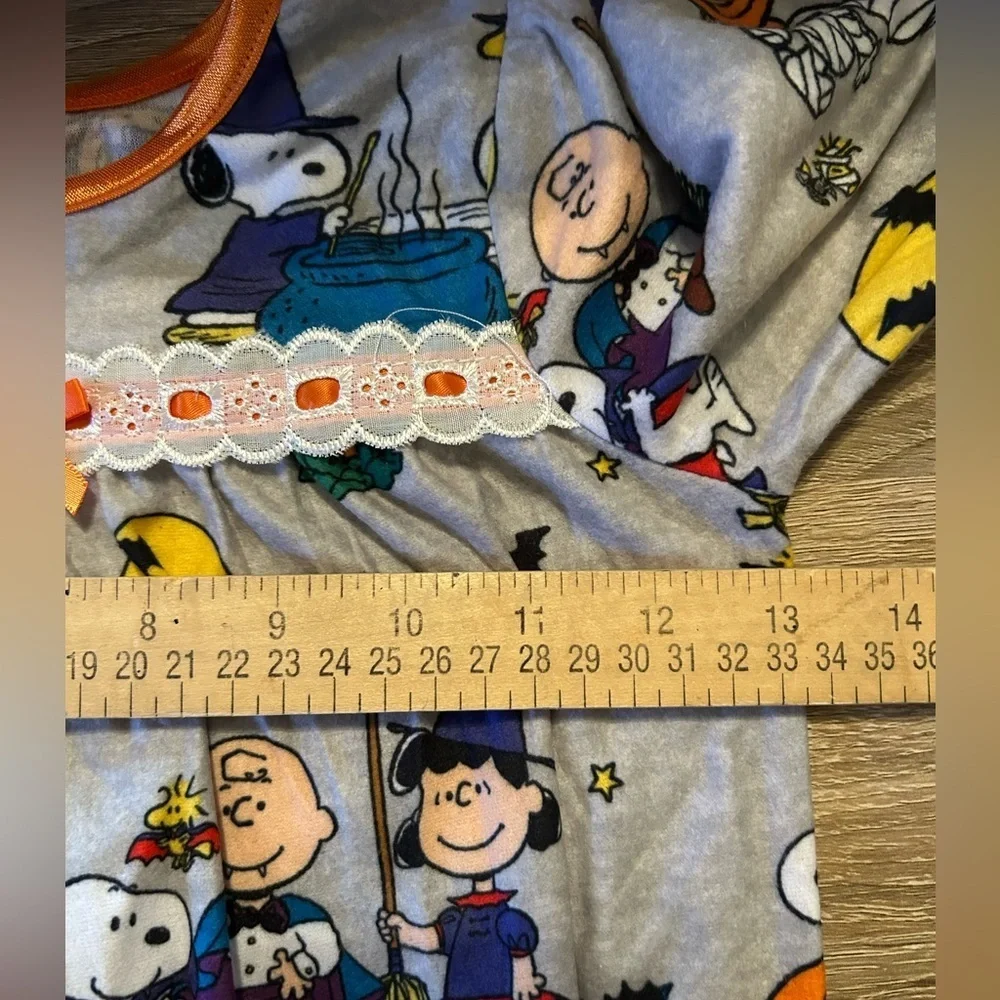 Peanuts Girls Halloween Nightgown  Charlie Brown Snoopy Great Pumpkin Size 4